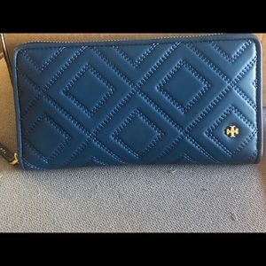 Tory Burch Fleming Zip Continental Wallet